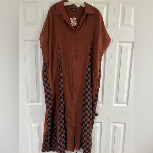 DRESSED IN LALA ORIGINAL: California Cool Oversized Maxi Dress in Brown - Picture 1 of 3